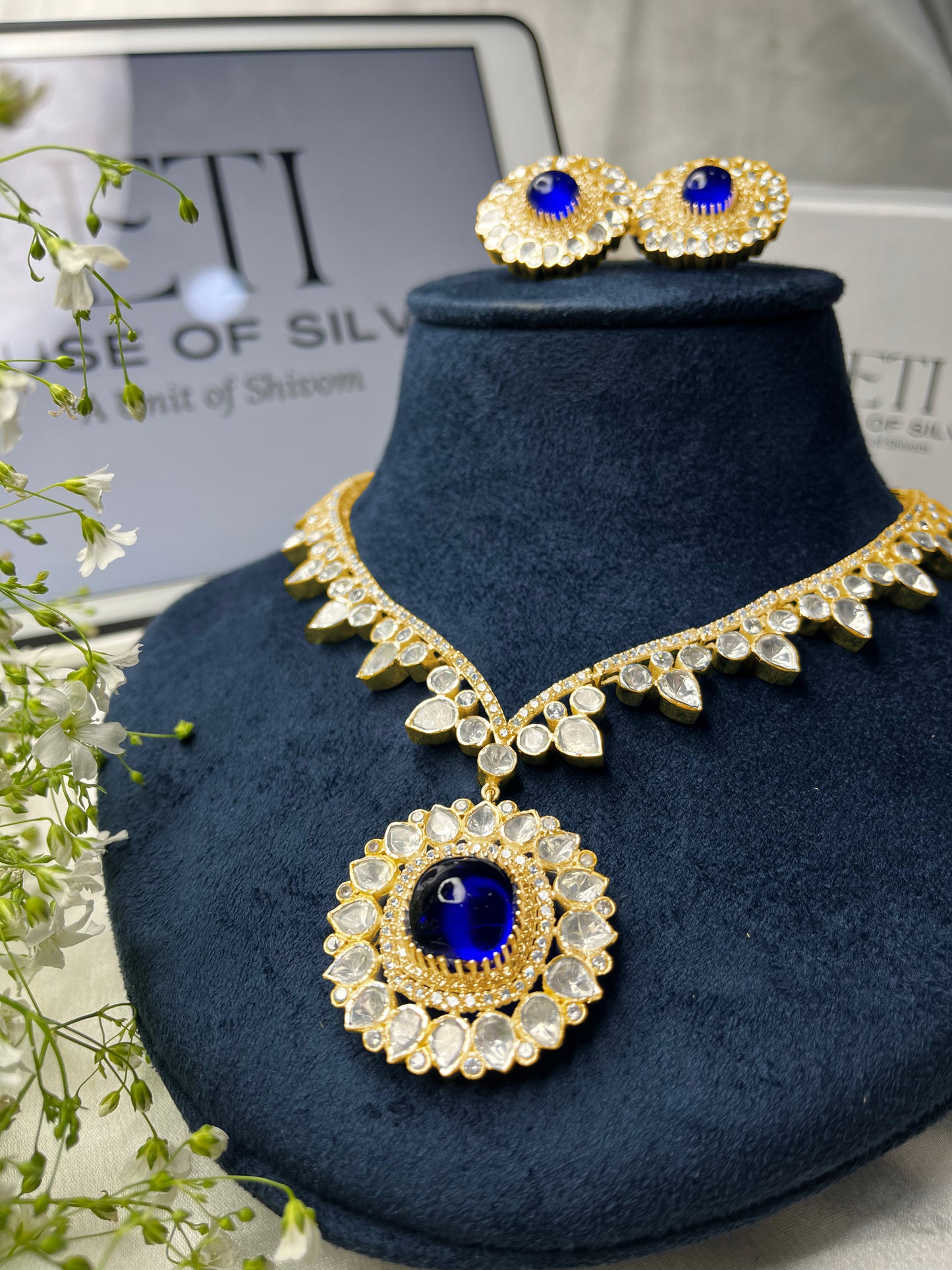 Blue Cabochon Kundan Polki Set