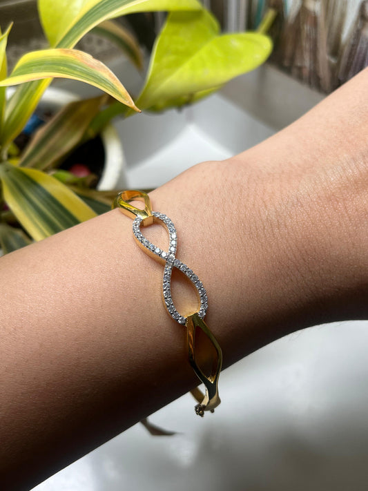 Infinity Openable Bracelet