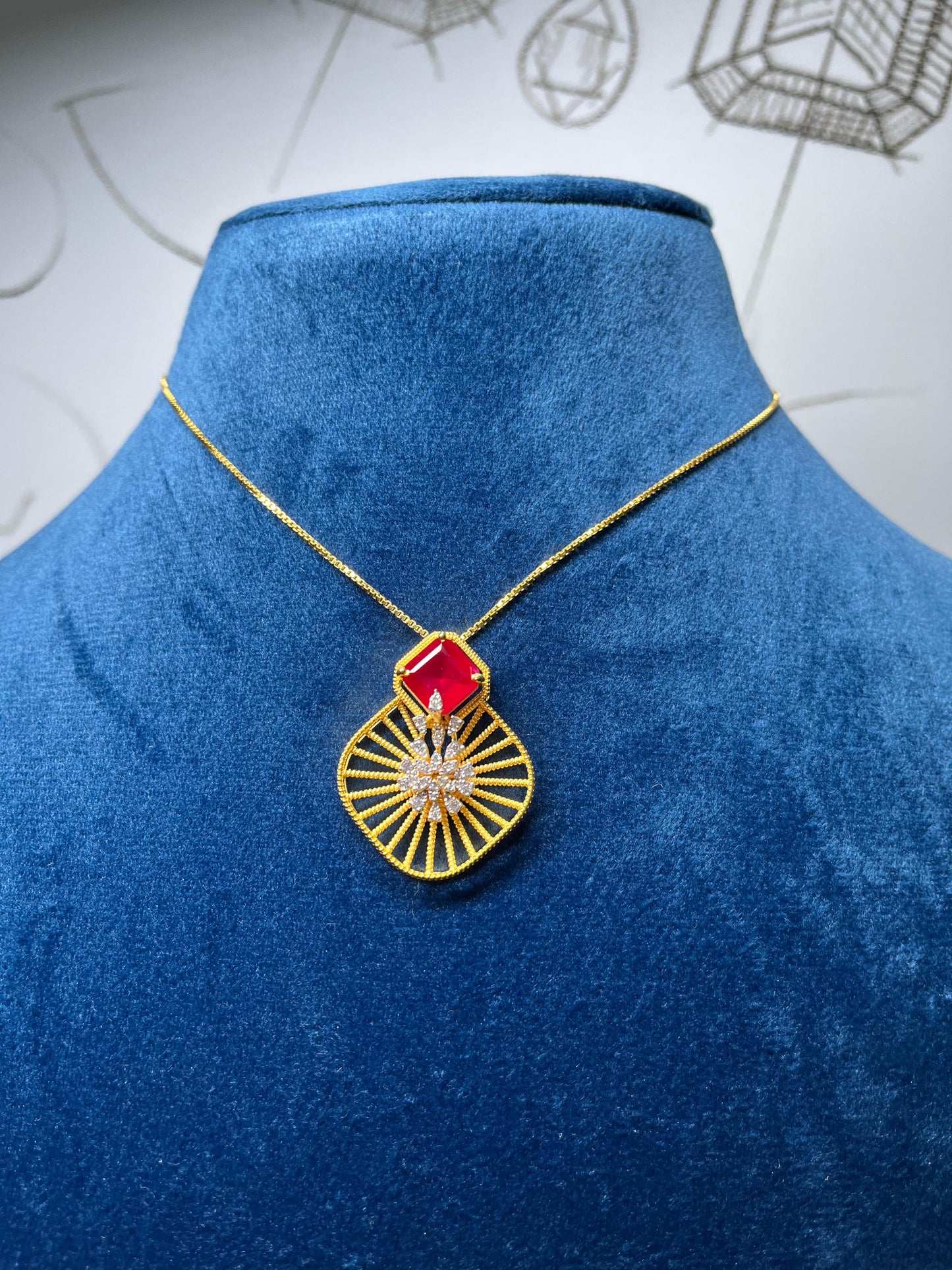 Vanki Pendant Chain