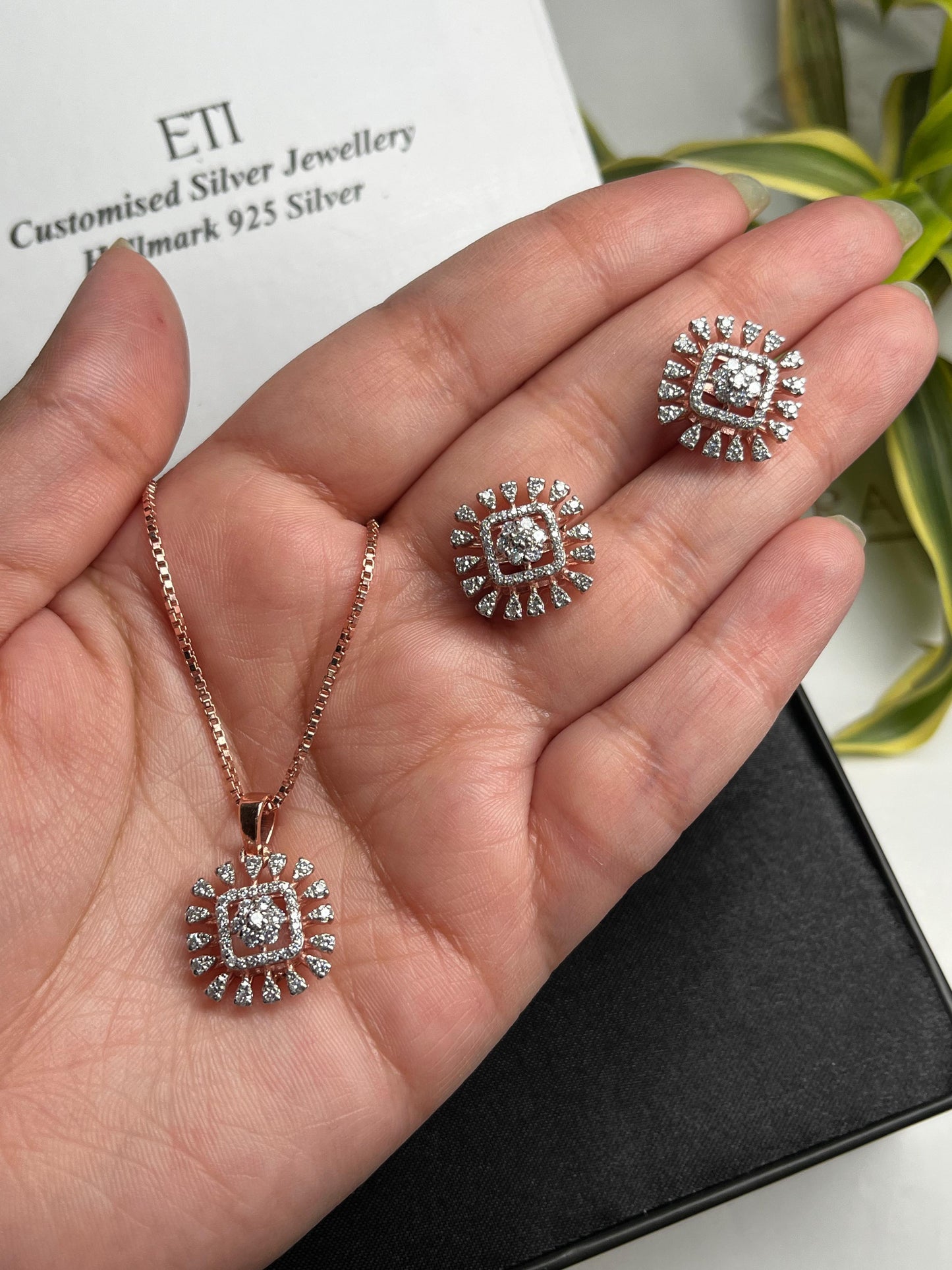 Bloom Pendant Set