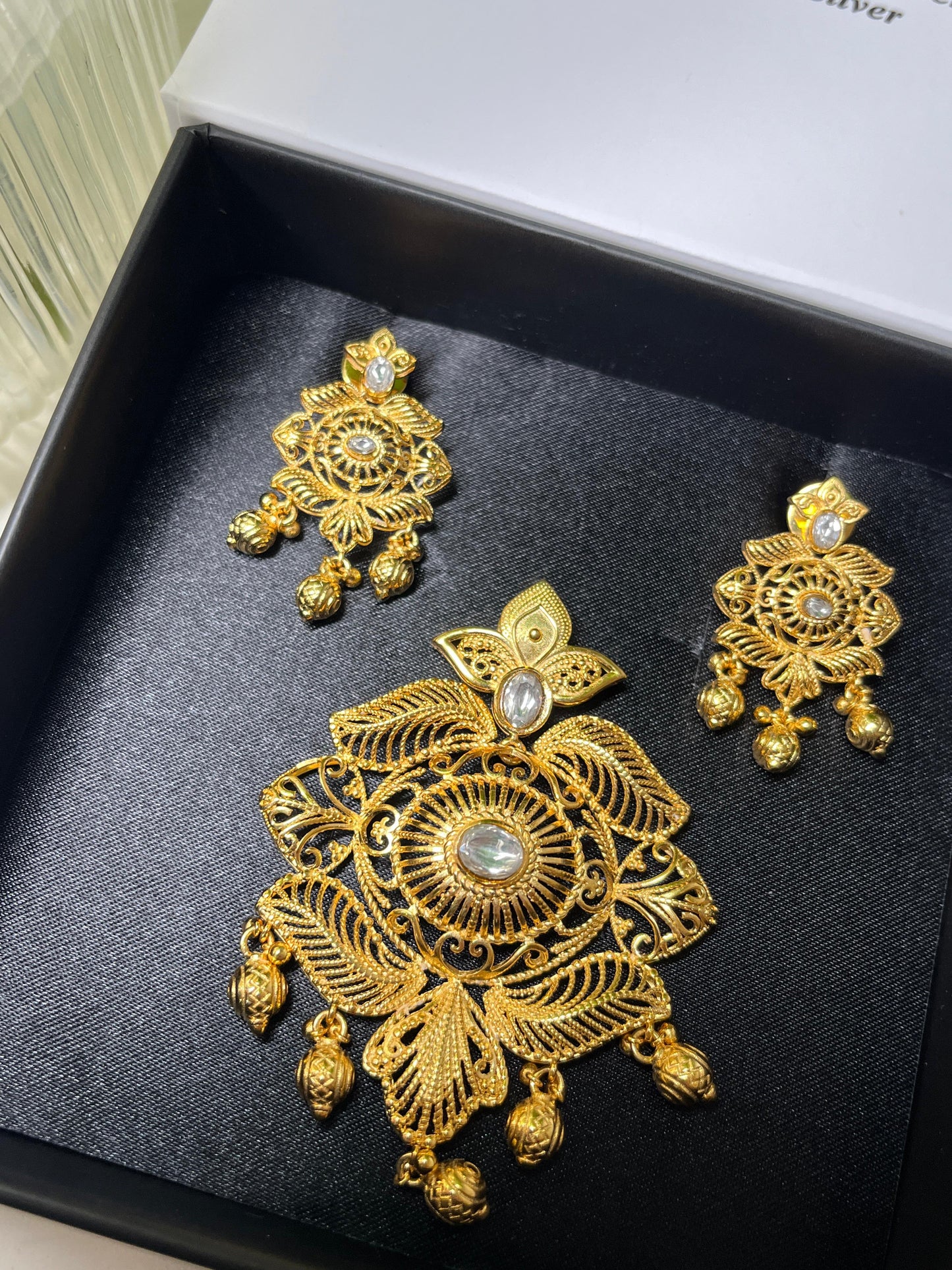 Royal Kanak Pendant Set