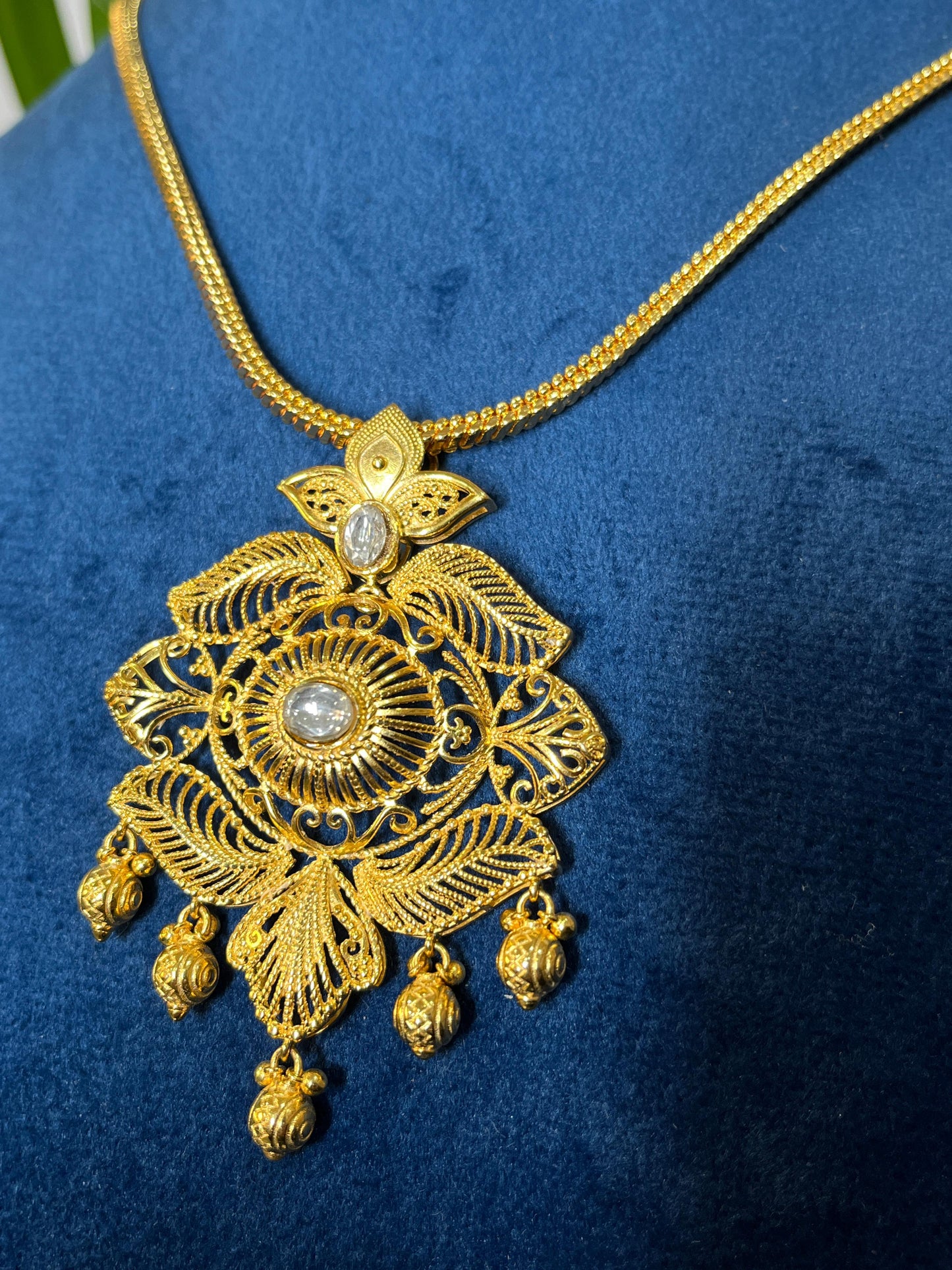 Royal Kanak Pendant Set