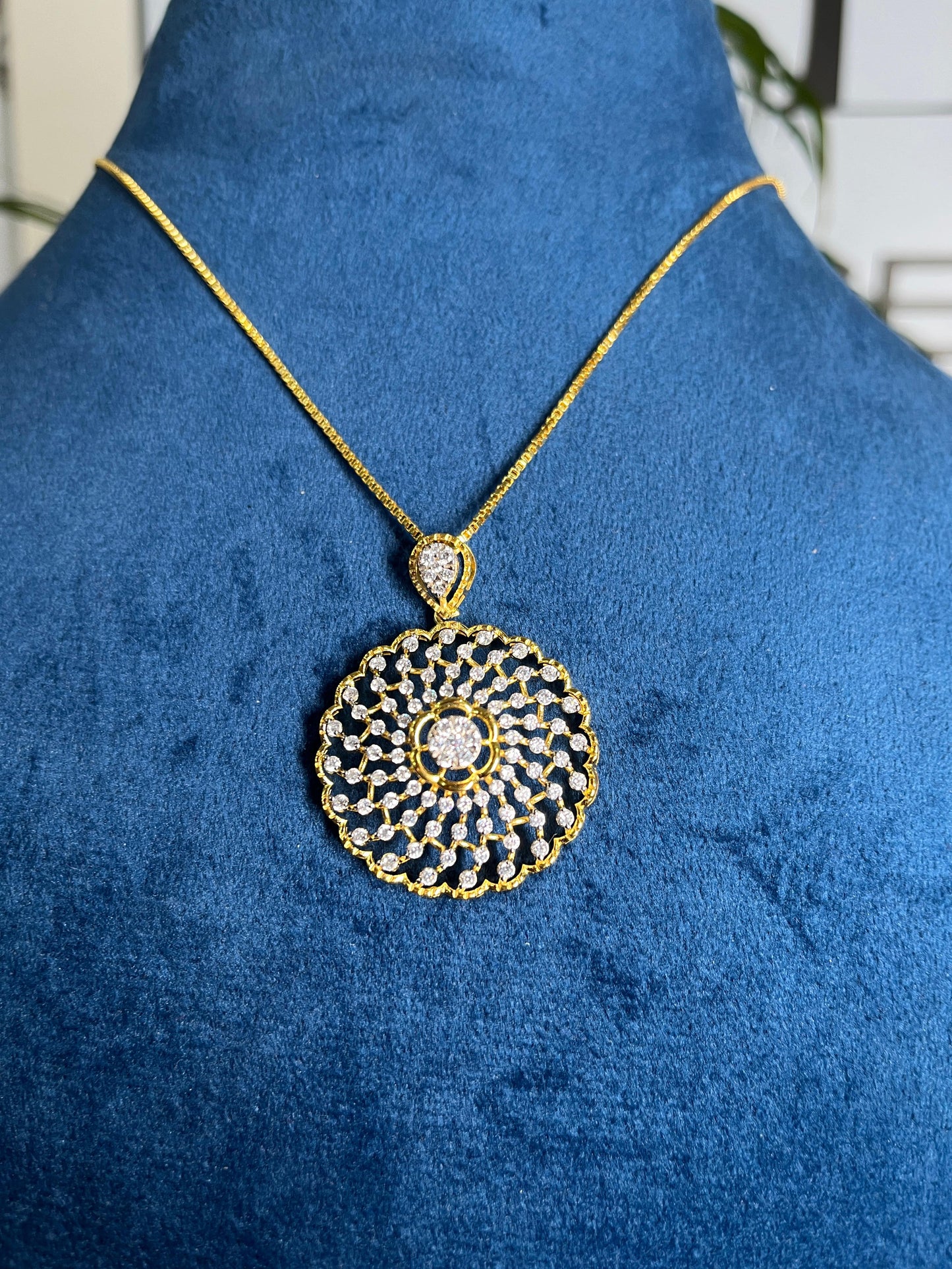 Circular Pendant Set