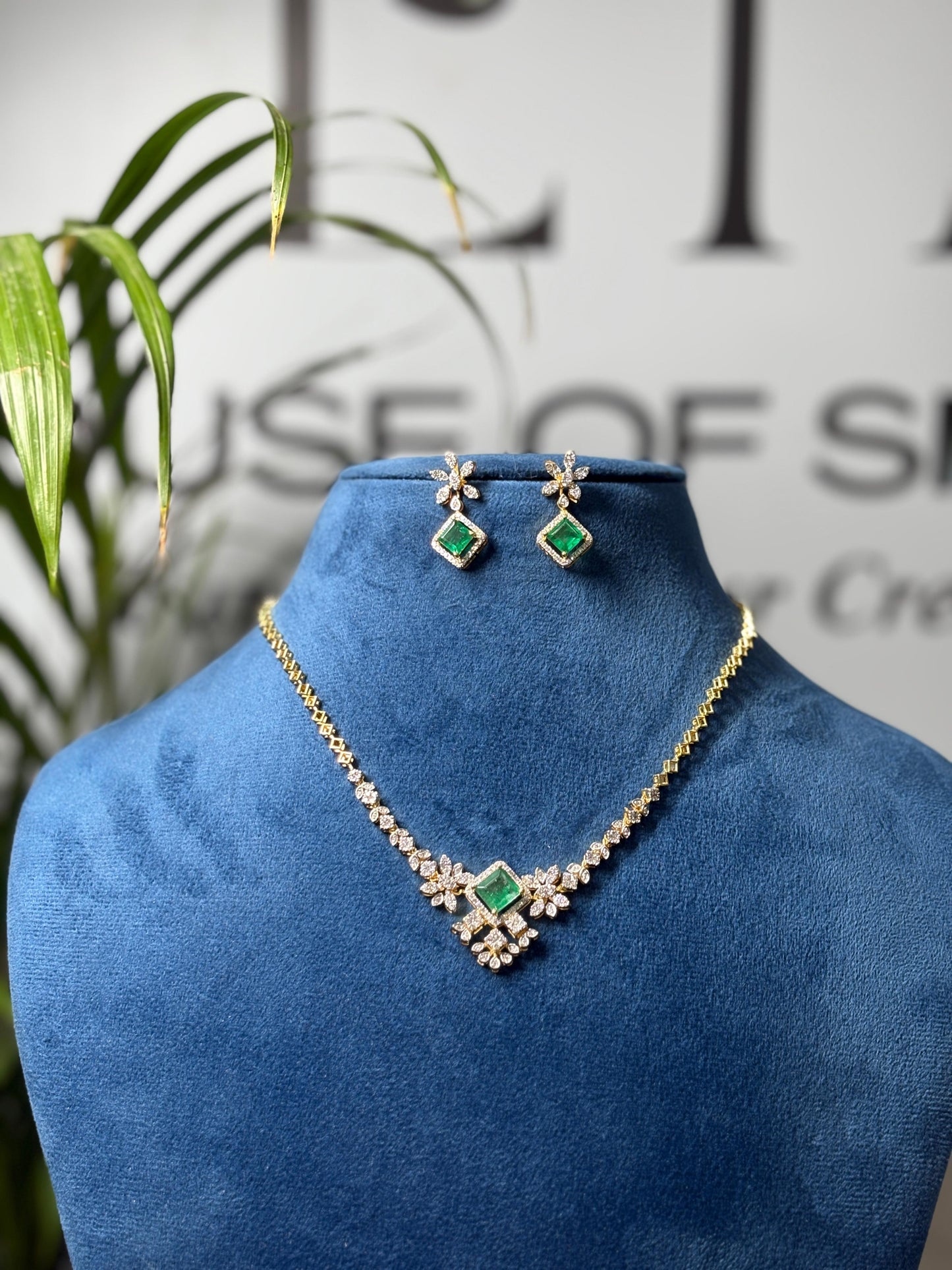 Emerald Diamond Necklace Set