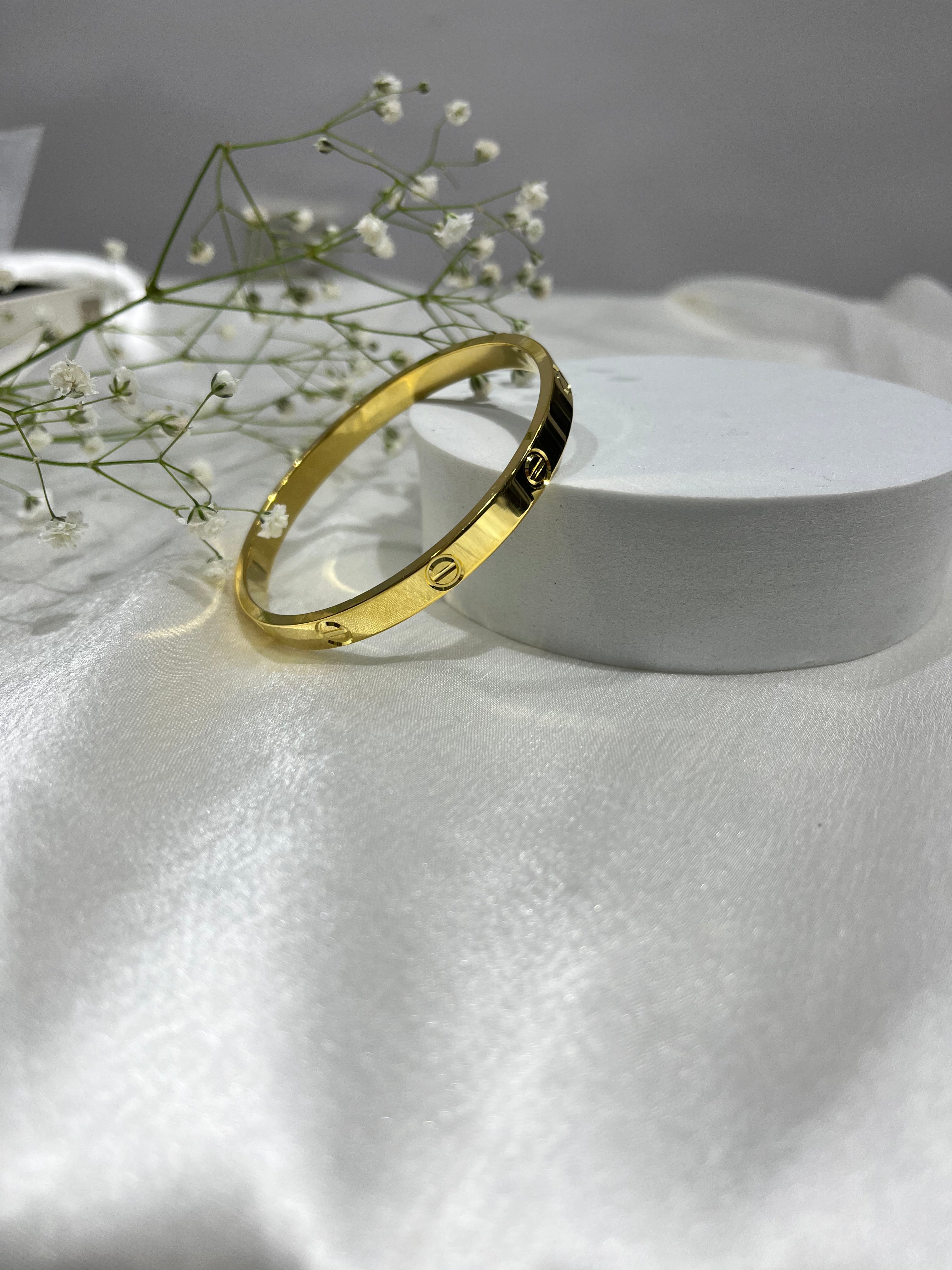 Screw Bangle (Gold) – ETIhouseofsilver